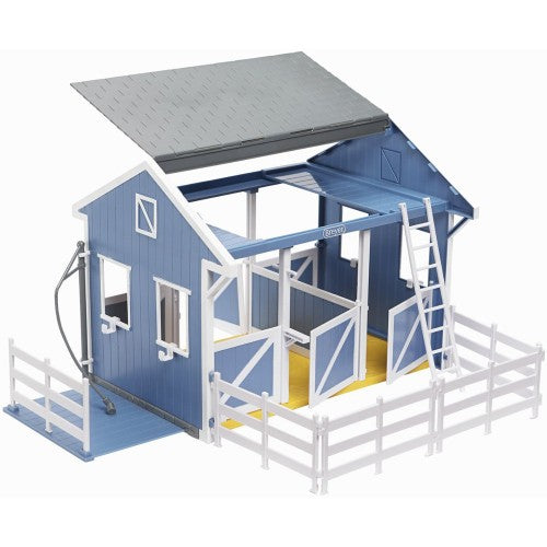 Breyer Classic Country Stable With Wash Stall